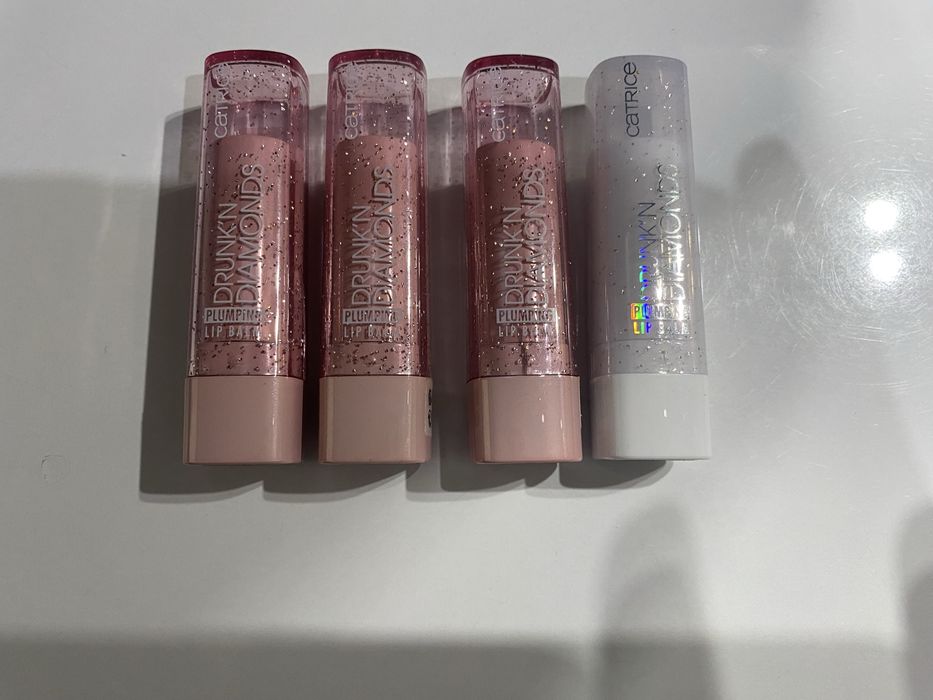 Balsam do ust marki Catrice 3 sztuki rozne kolory