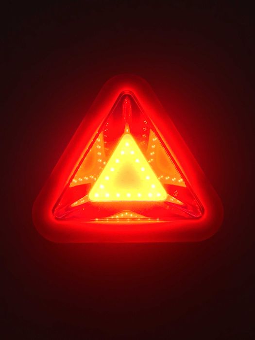 Triângulo / lanternas LED vermelho e branco