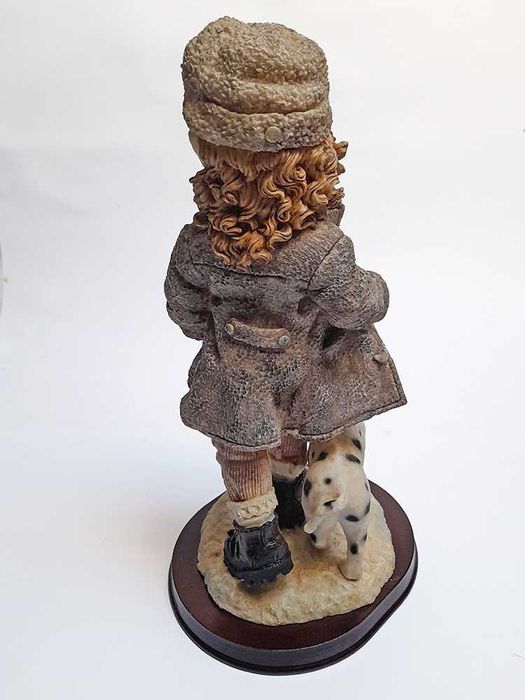 Estatueta Figura Menina Cão Dálmata
