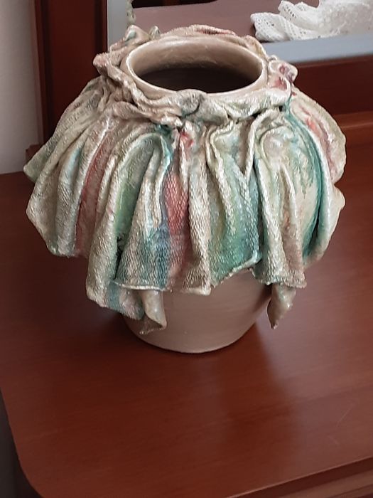 Vaso em barro  elegante feito à mão 25 cm de altura