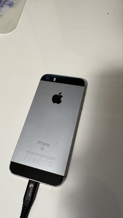 Iphone SE(2016) com caixa