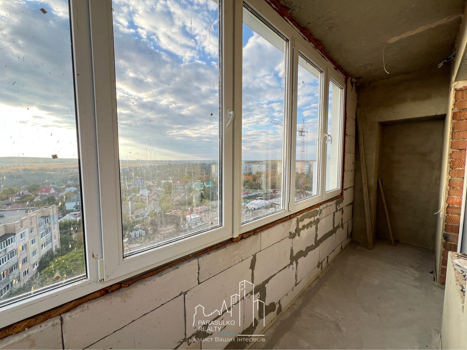 Продам 1-о кімнатну квартиру з неймовірним краєвидом!