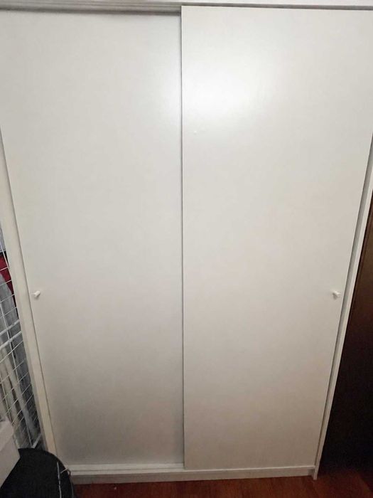 Roupeiro com portas deslizantes IKEA