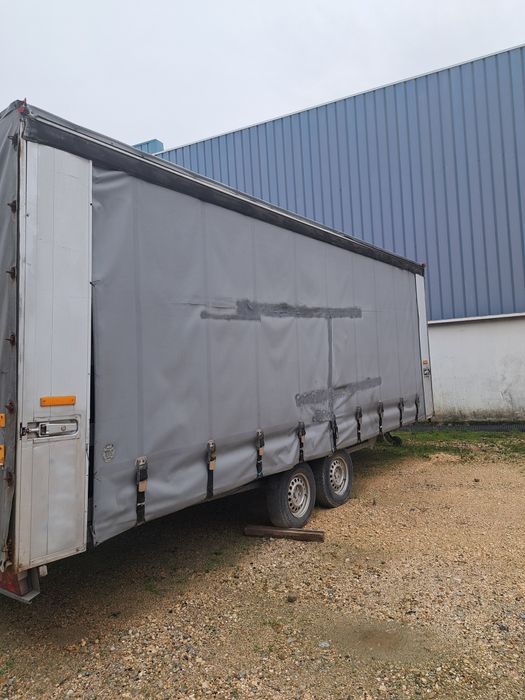 Atrelado com documentos