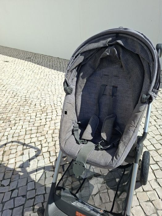 Carrinho stoke com cadeira de passeio e ovo