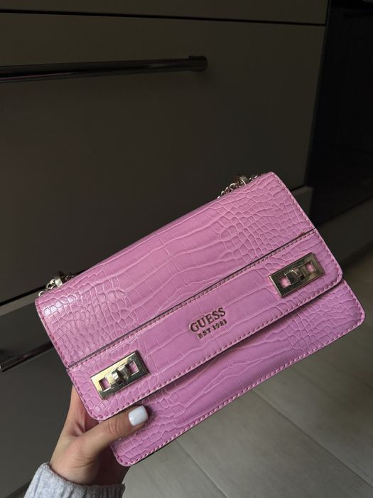 Сумка guess, в идеальном состоянии