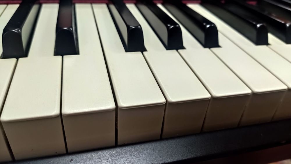 Продам сценическое электропиано Roland RD-700GX