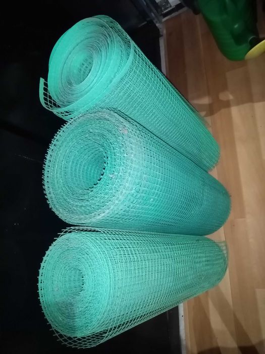 Siatka ogrodnicza plastikowa 80cm stan bdb około 65 metrów