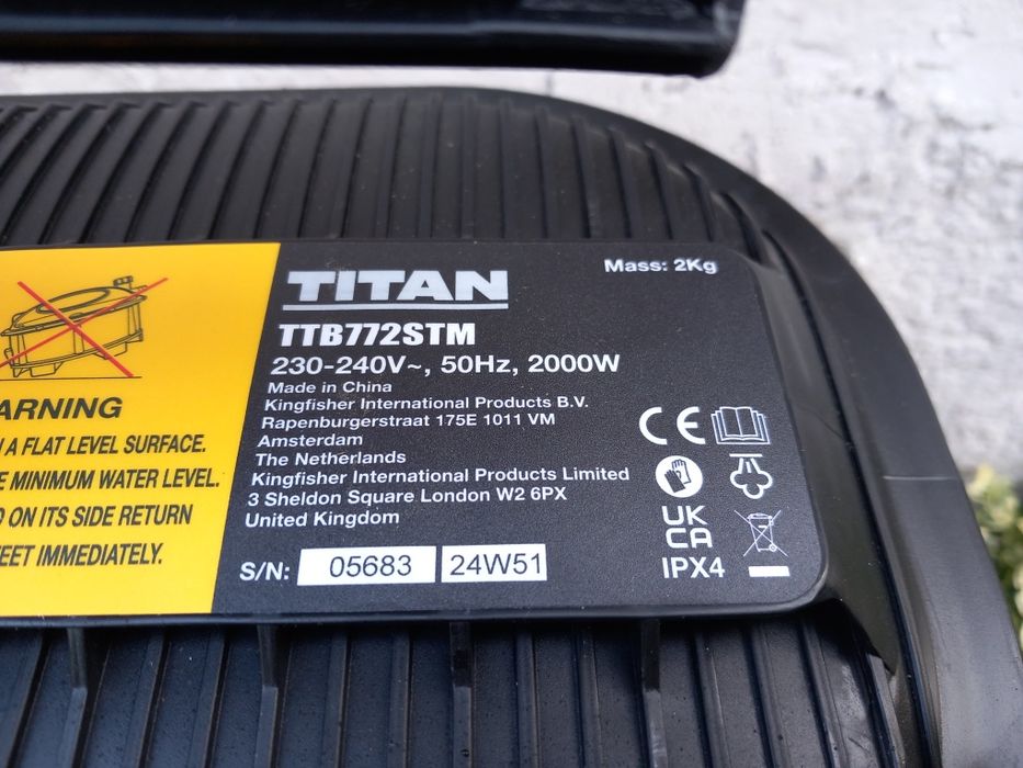 Parownica do tapet Titan TTB772STM