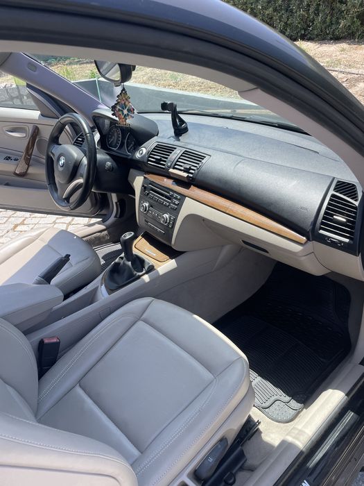 Lavagem automovel- Detalhe automóvel