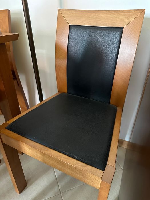 6 Cadeiras de Mesa de Jantar em madeira de Nogueira