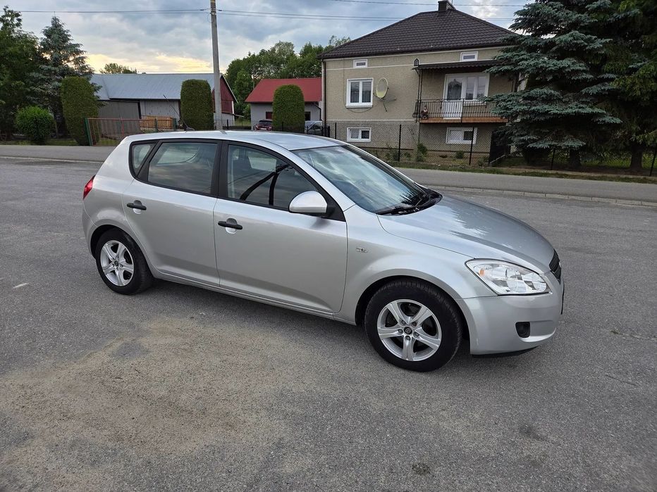 Kia Ceed 1.6 benzyna 122 KM 2007/2008 Stan BDB Bogate wyposażenie