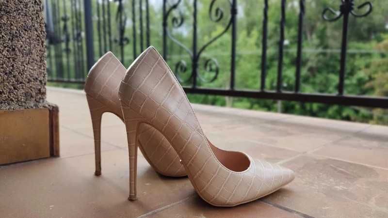 Szpilki DeeZee 11 cm sztuczna skóra