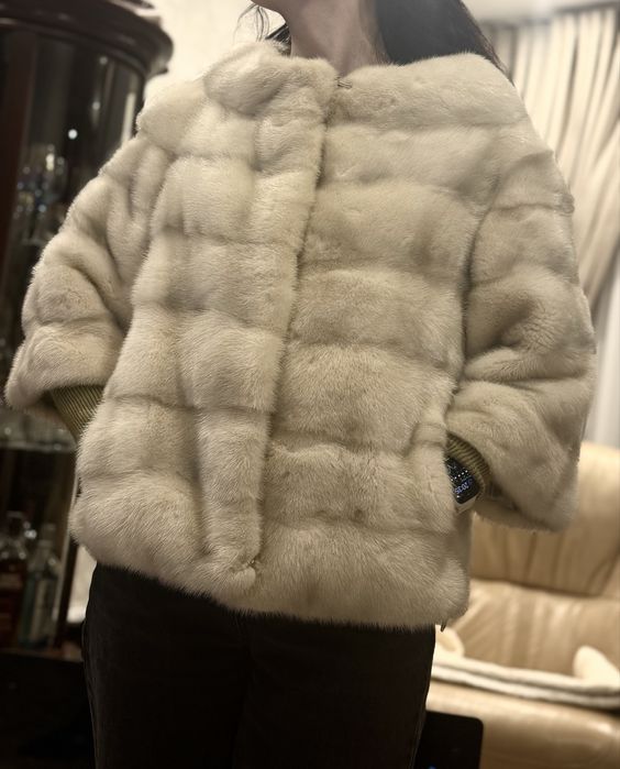 Коротка норкова шуба