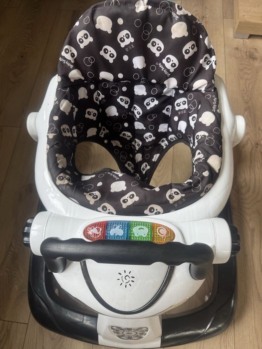 Chodzik dla dziecka grajacy