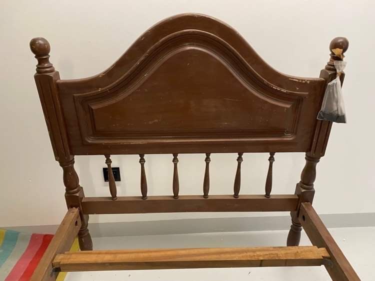 Cama de Solteiro Madeira Maciça