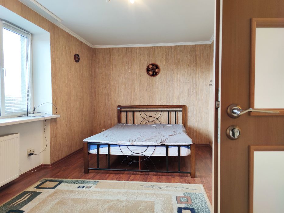 Прекрасна квартира в затишному районі біля центра