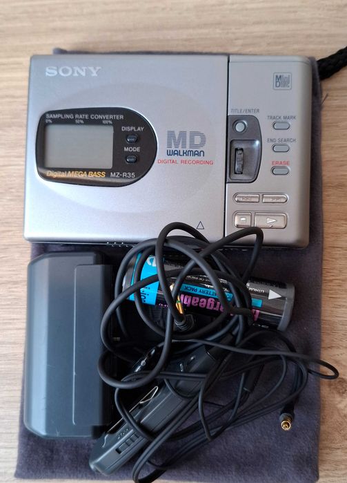 Sony MZ-R35 + akcesoria