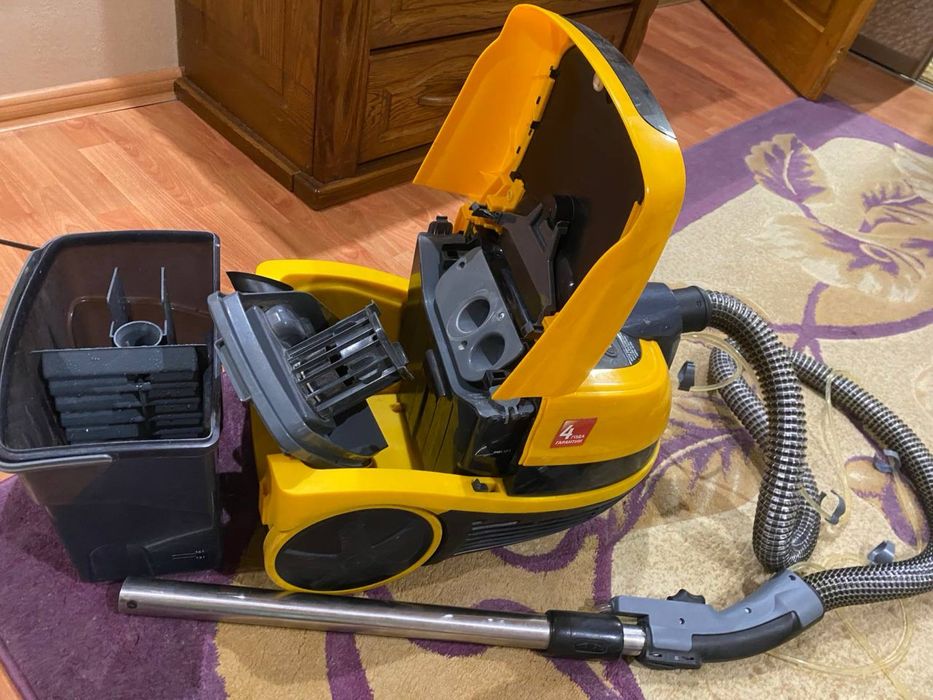 потужний пилосос Zelmer Aquawelt Plus