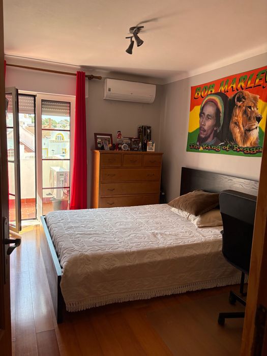 Duplex T4 em zona central