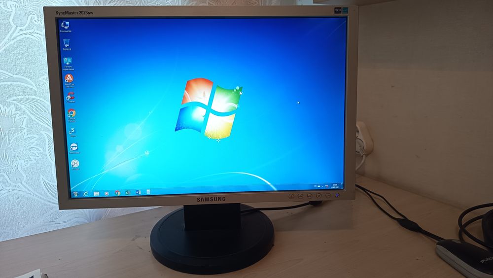 Монитор Samsung SyncMaster 2023 NW