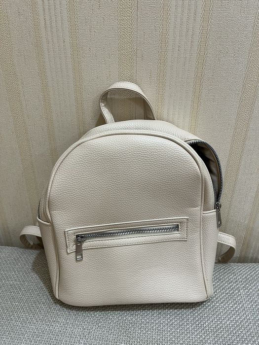 Продам рюкзак LC Waikiki, Stradivarius