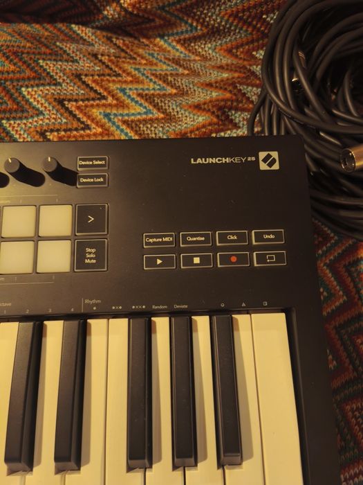 Teclado Midi Novation LauchKey 25