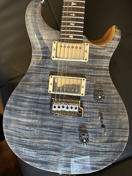 PRS SE Custom (Captadores Dimarzio Air Classic)