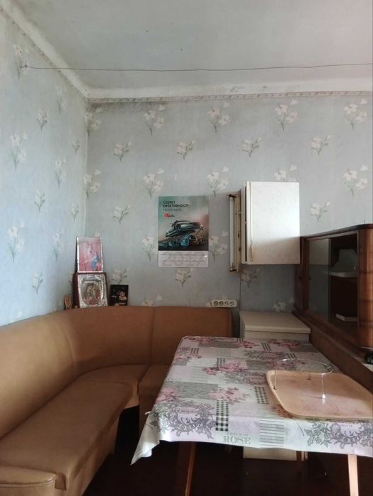 Кімната в комунальній квартирі 21 м на вулиці Путьєві. 0% оформлення