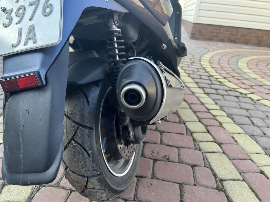 Aprilia leonardo 250(yamaha majesty 250) торг