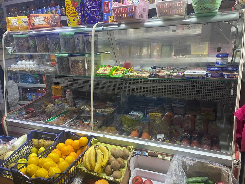 Продам вітрину заправлену