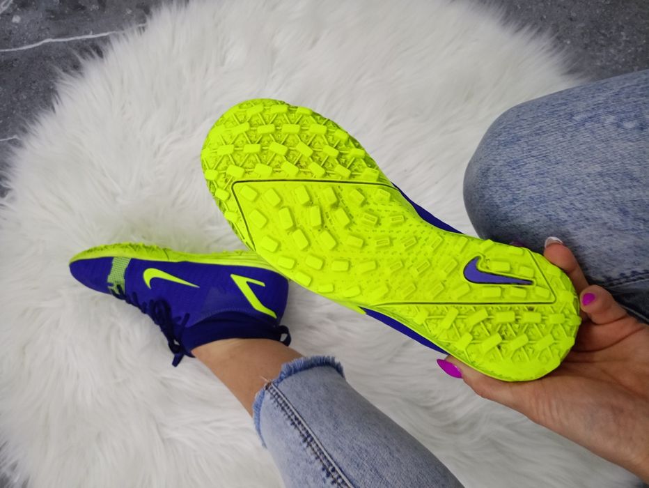 Buty piłkarskie Nike Mercurial Superfly 8 rozmiar 36.5 chłopięce