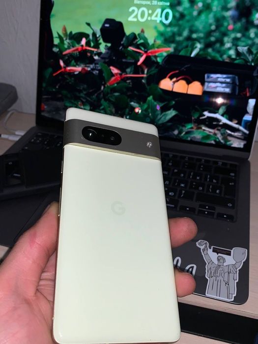 Google Pixel 7 8/128GB Lemongrass + Гарантія від розбиття + 2 чохла
