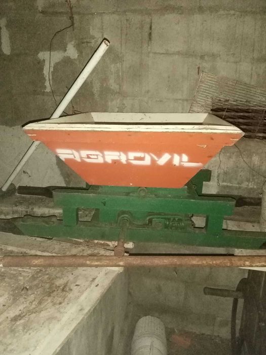 Ralador manual em madeira