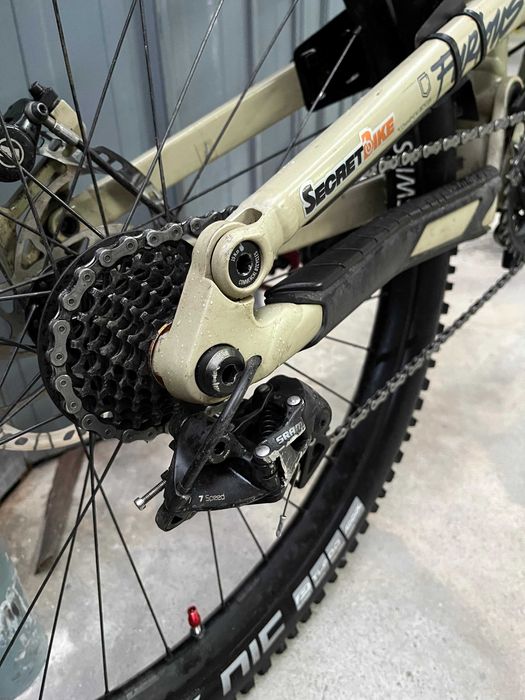 Bicicleta Commencal Furious 2021 – Tamanho M/L