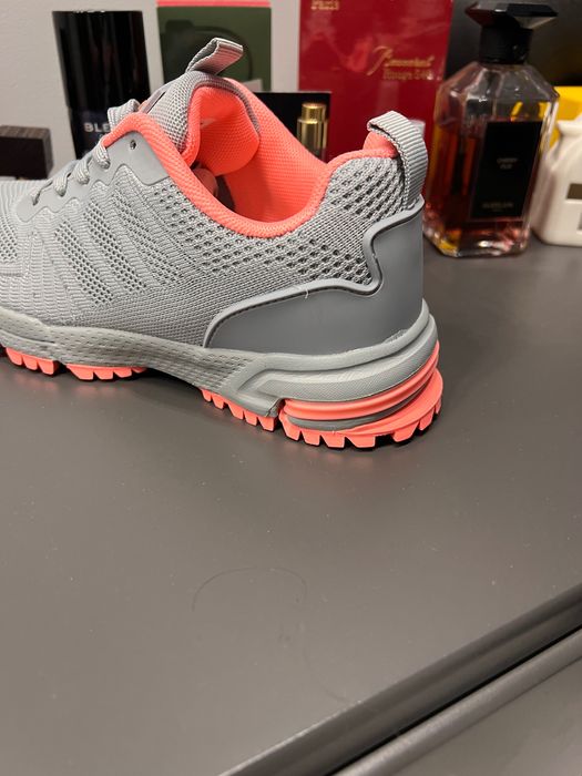 Кроссовки женские серые, в сеточку, дышащие