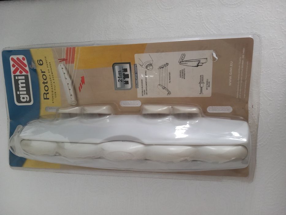 2 estendais de parede para roupa