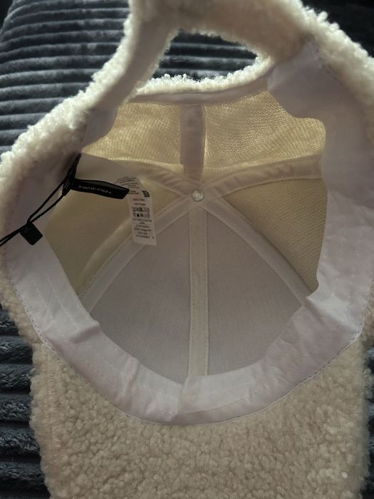 Czapka z daszkiem baranek rozm s/m vero moda nowa