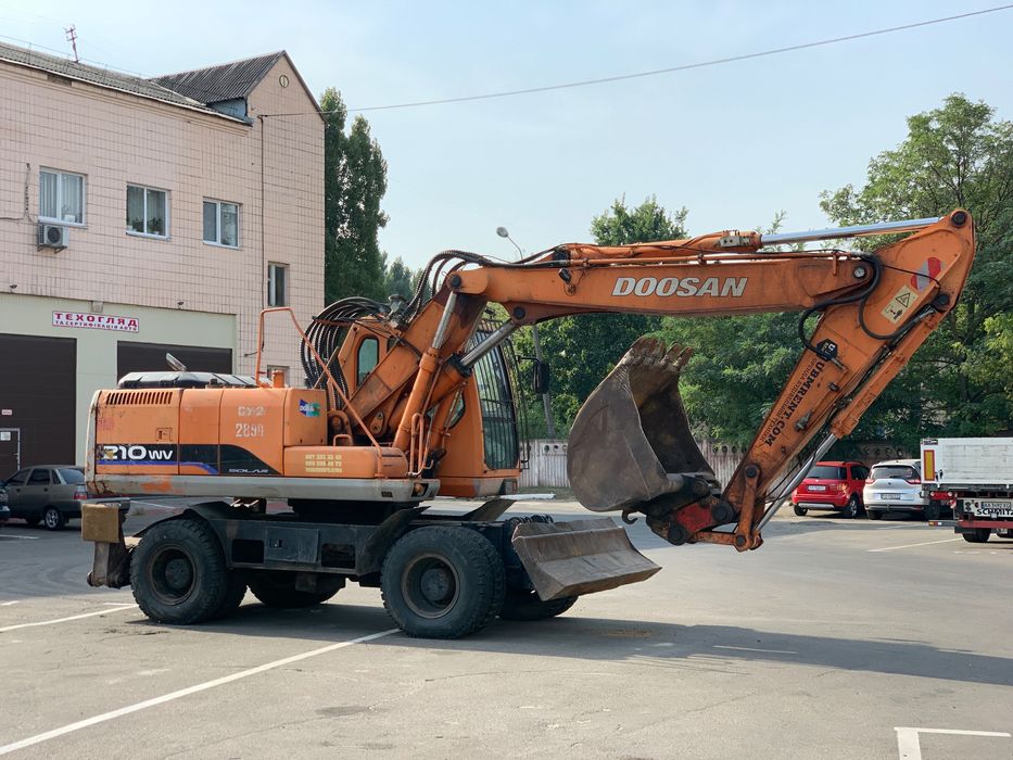 Колісний екскаватор DOOSAN SOLAR 210W-V Колесный экскаватор 20 тонн