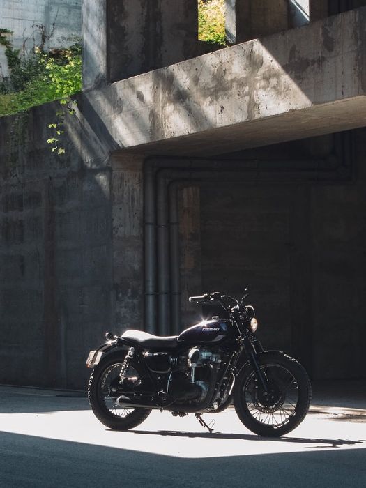 Kawasaki W650 Purple Rain