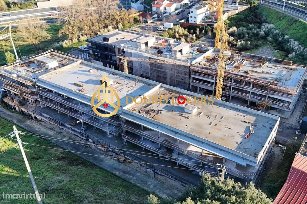 Apartamento T2 Novo com Varanda e Garagem – São Gemil