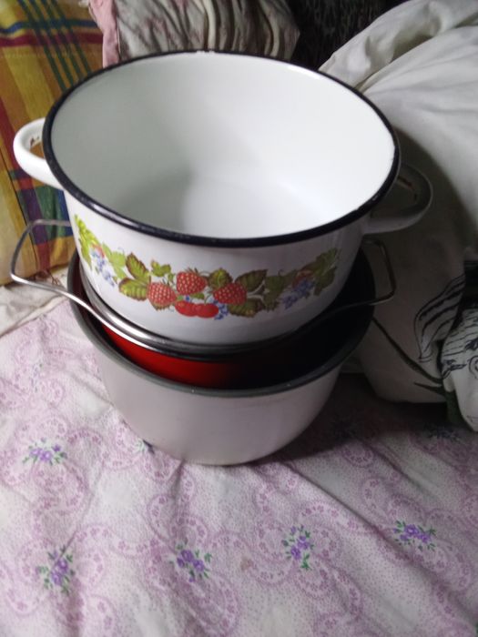 Кастрюли .Стекляні кришкі.откривачка-штопор