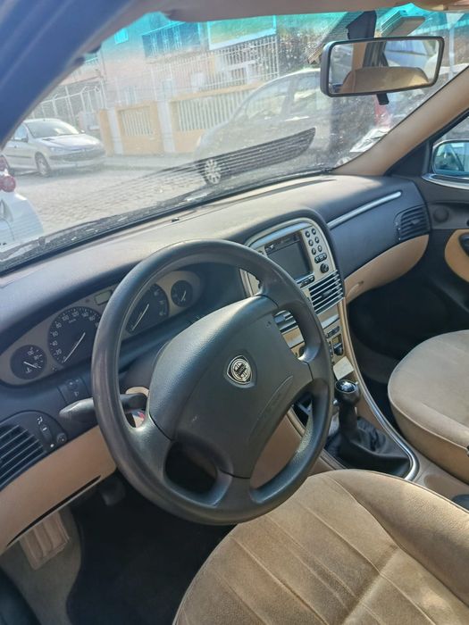 Carro em muito bom estado