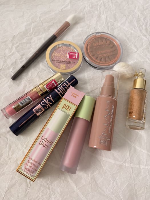 Zestaw kosmetyków pixi beauty róż do policzków liquid glow mascara maybelline sky high wibo eveline błyszczyk nowy nowa