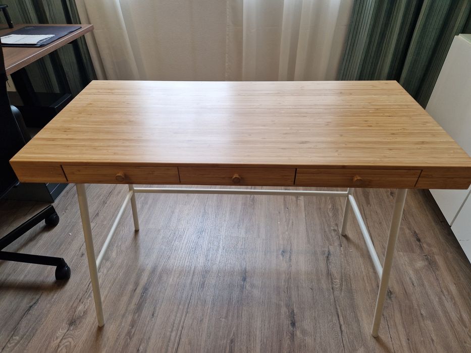 Secretária /aparador em bambu