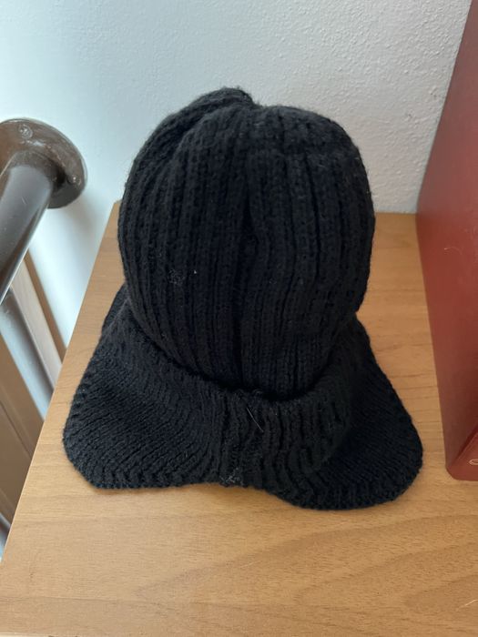 Gorro Preto com Pala