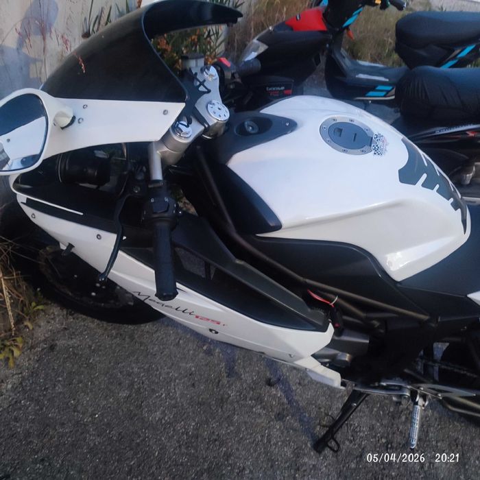 Vendo mota Megelli 125 cc