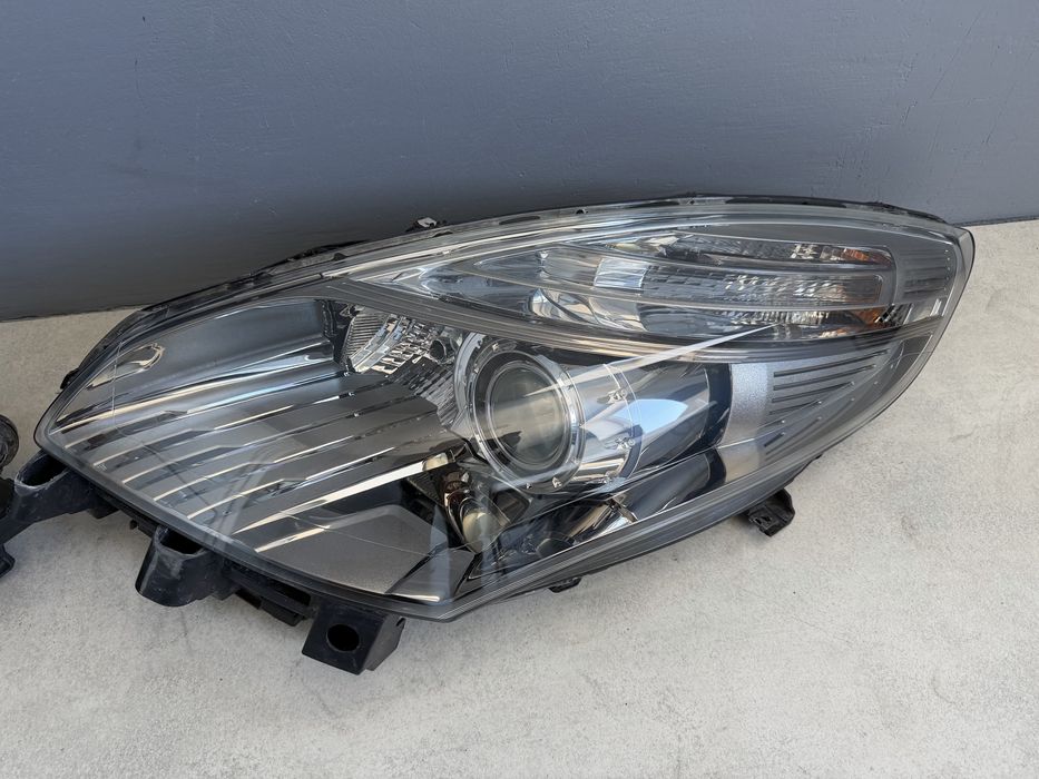 Фара передняя ксенон Renault Senic 3