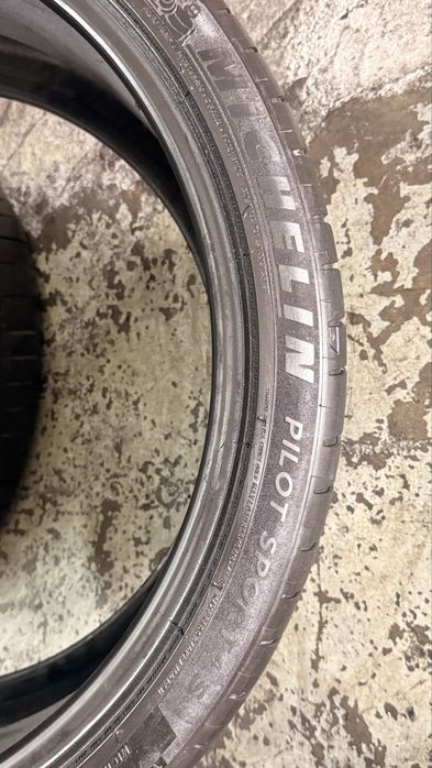 Pneus 295/30zr21 XL Michelin Pilot Sport 4S com 75% piso