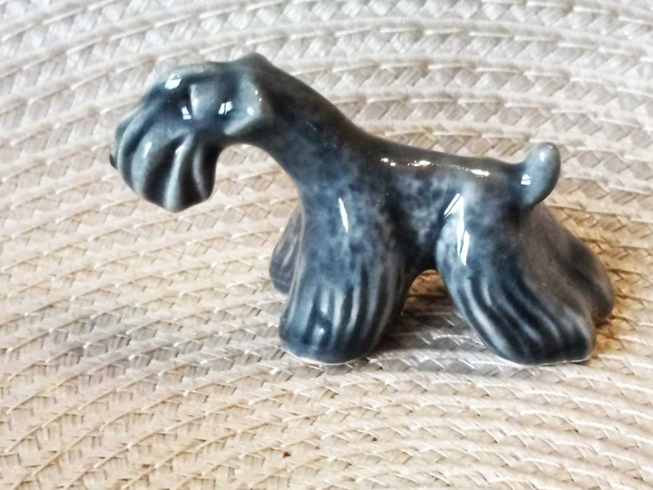 Porcelana figurka pies KUKA W. Rydz PRL kerry blue terrier